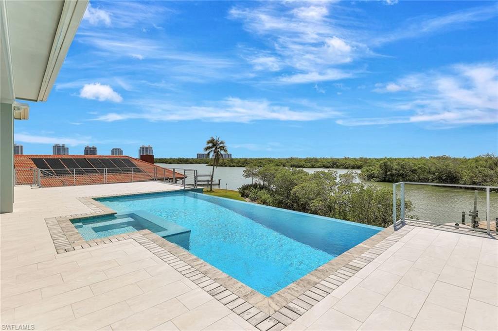 CAROLANDS - Residential