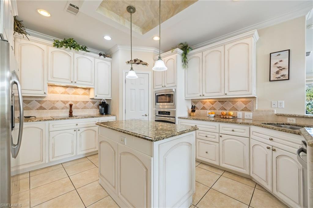 SIX LAKES COUNTRY CLUB - Residential