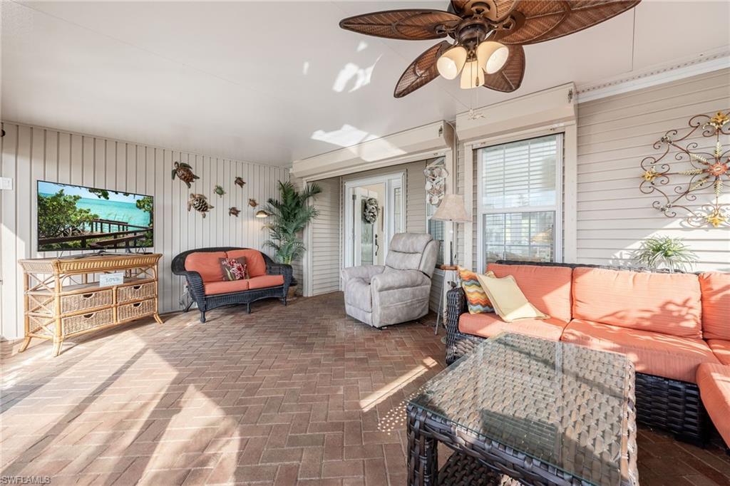 SIX LAKES COUNTRY CLUB - Residential