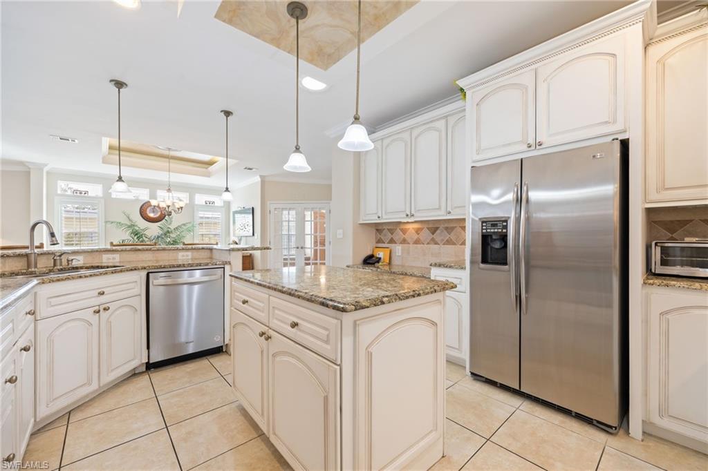 SIX LAKES COUNTRY CLUB - Residential