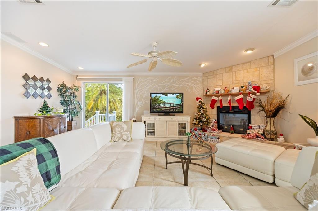 SIX LAKES COUNTRY CLUB - Residential