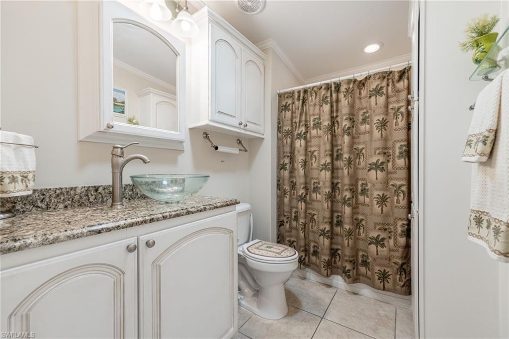 SIX LAKES COUNTRY CLUB - Residential