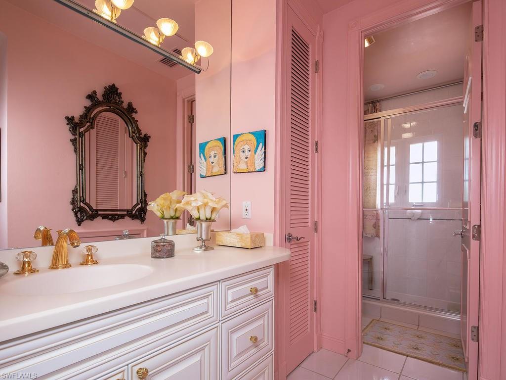 AQUALANE SHORES - Residential