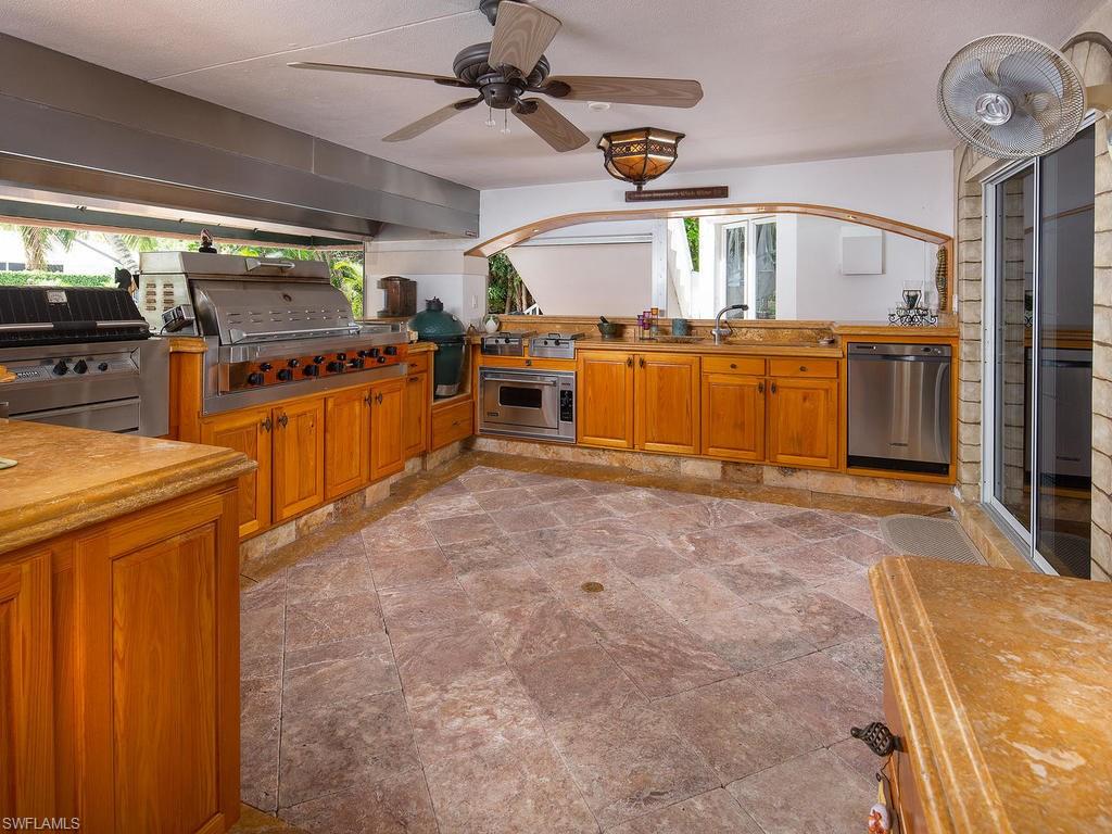 AQUALANE SHORES - Residential