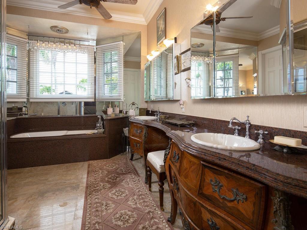 AQUALANE SHORES - Residential