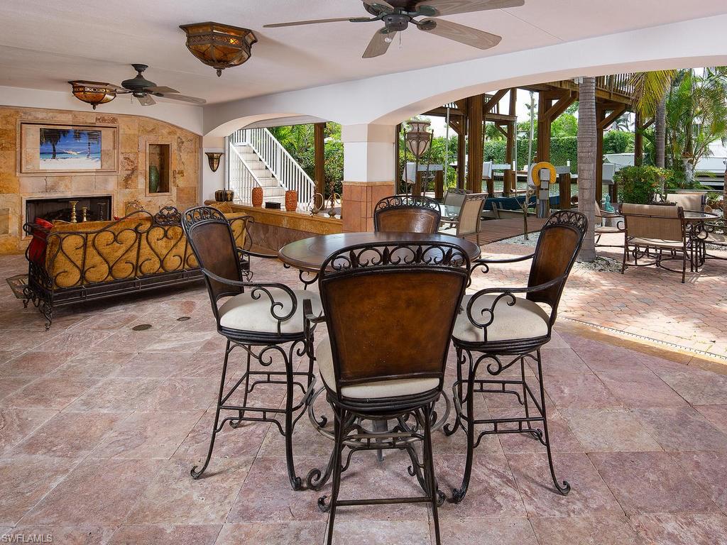 AQUALANE SHORES - Residential