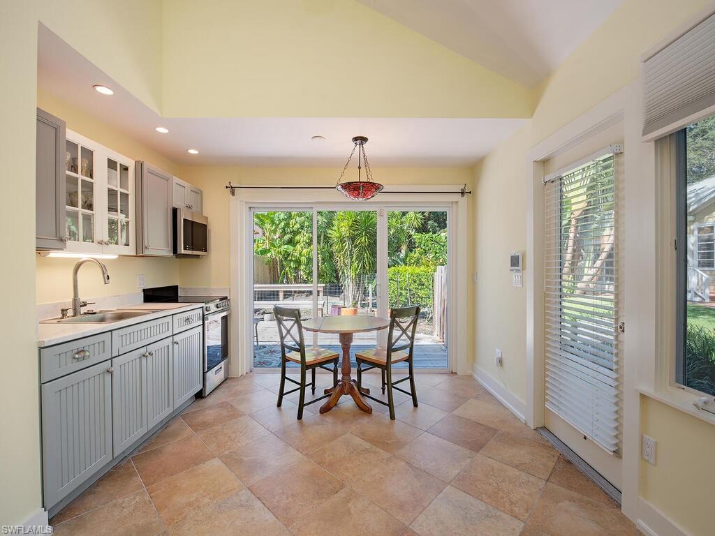 OLDE NAPLES - Residential