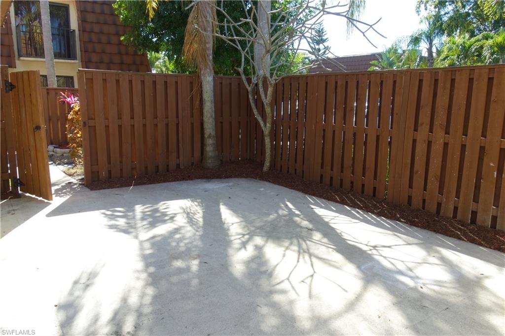 VILLAGE OF CEDARBEND - Residential