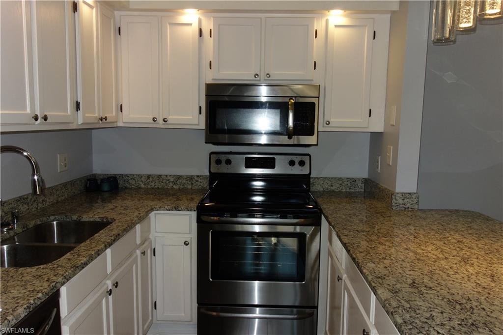 VILLAGE OF CEDARBEND - Residential