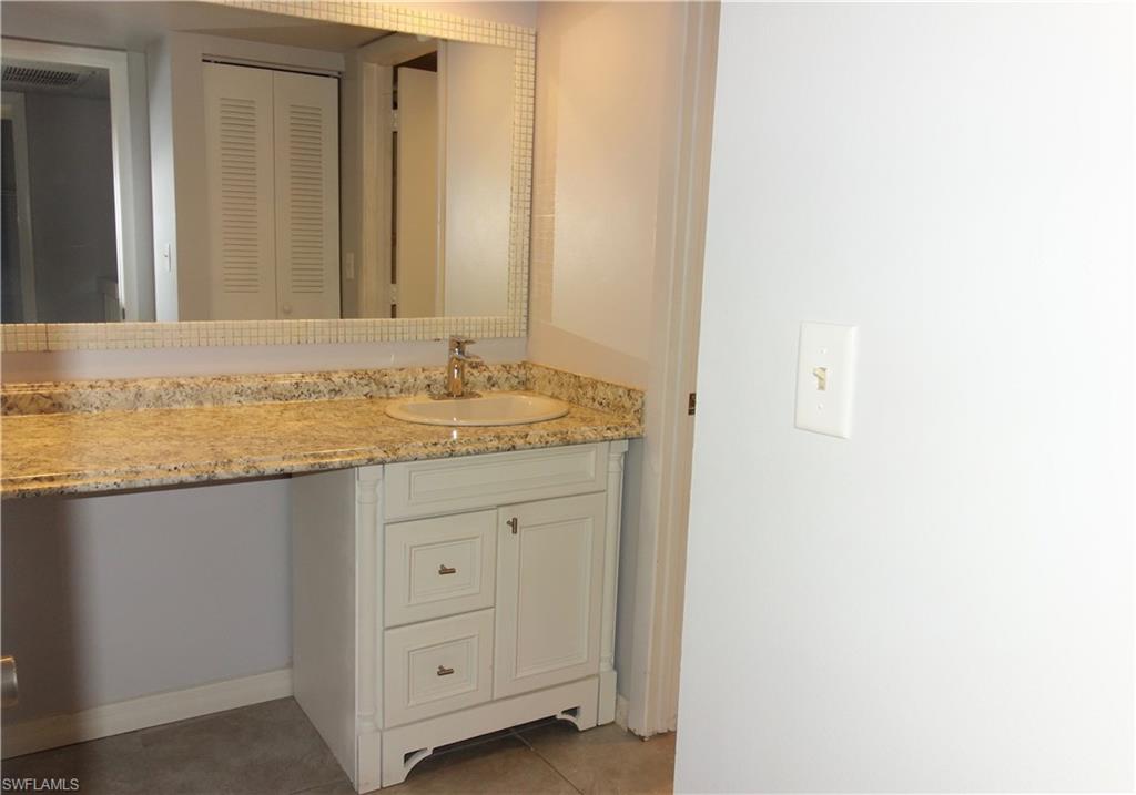 VILLAGE OF CEDARBEND - Residential