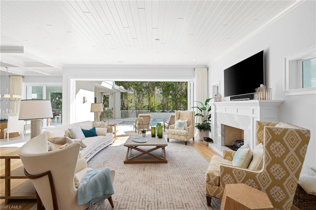 MOORINGS - Residential