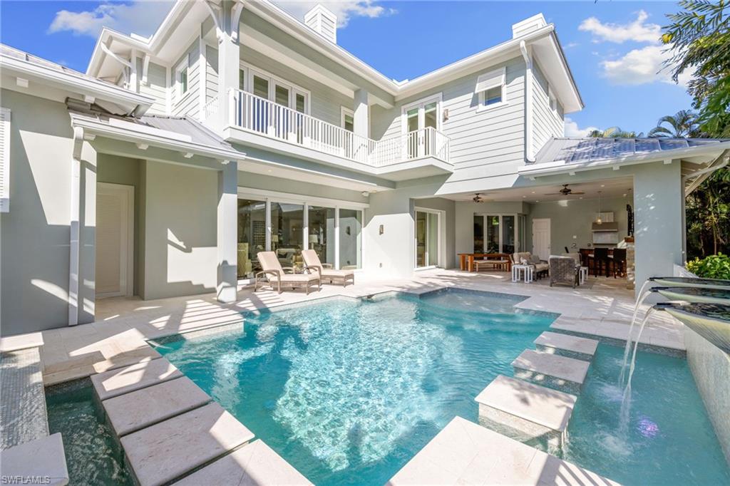 MOORINGS - Residential