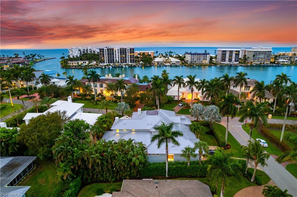 MOORINGS - Residential