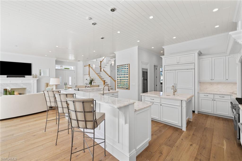 MOORINGS - Residential