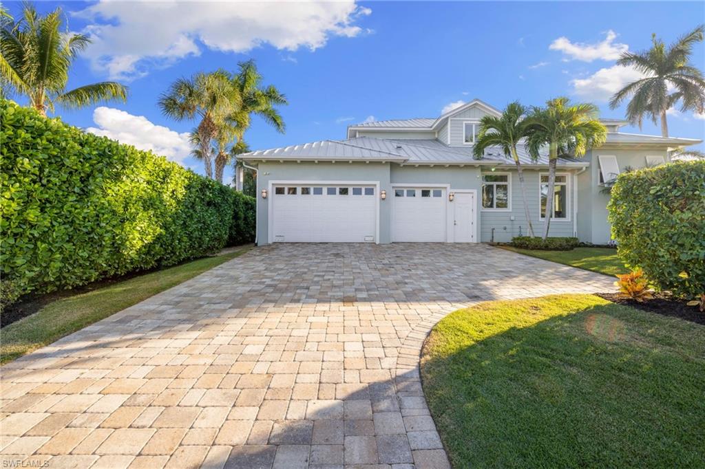 MOORINGS - Residential