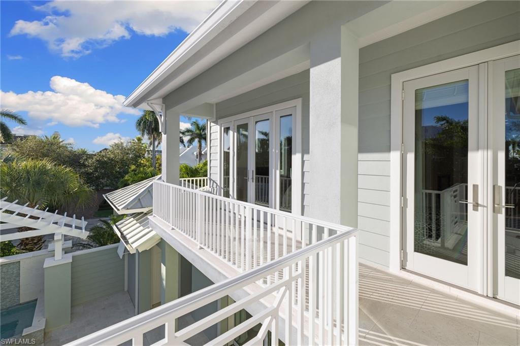 MOORINGS - Residential