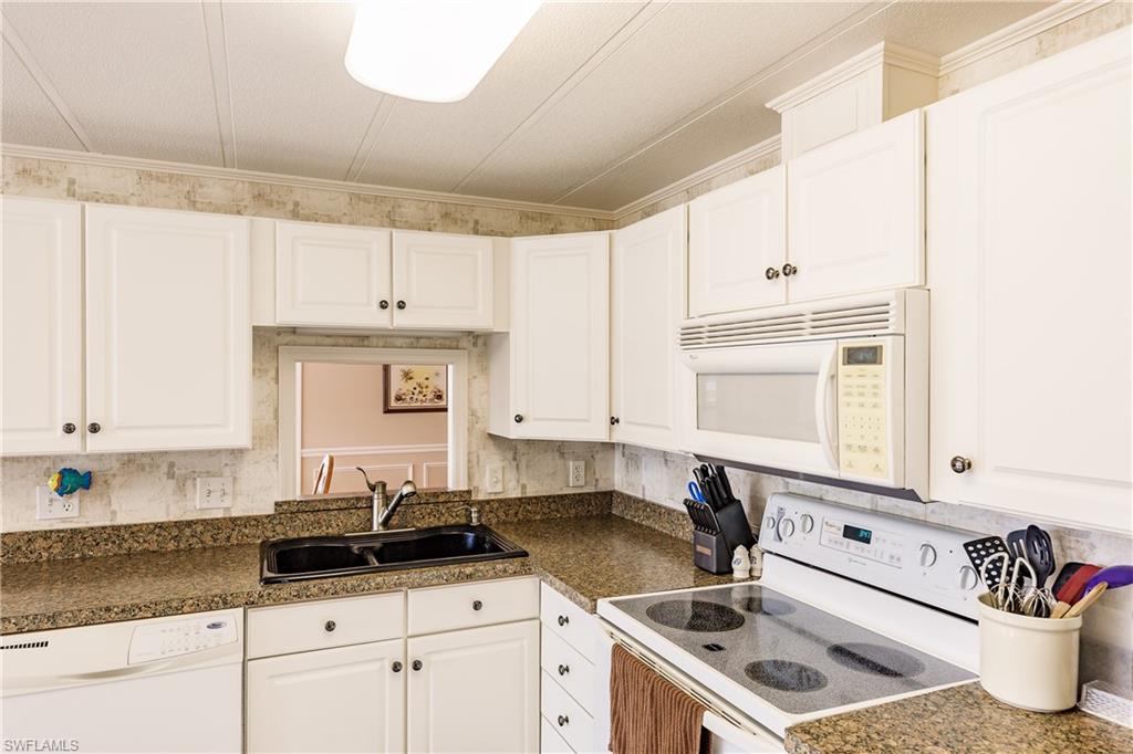 SIX LAKES COUNTRY CLUB - Residential