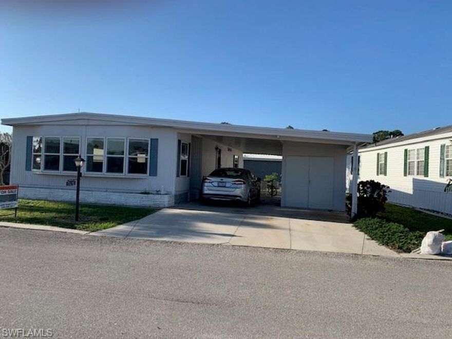 SIX LAKES GOLF CLUB GATED COMMUNITY WITH TENNIS AND NEW COMMUNITY CENTER, POOL, SPA, AND RESTAURANT. RENOVATED 2/2 WITH NEWER KITCHEN, BATHS, FLOORS. OPEN FLOOR PLAN. BACKS UP ONTO PRIVATE AREA. PET   SECTION TOO.