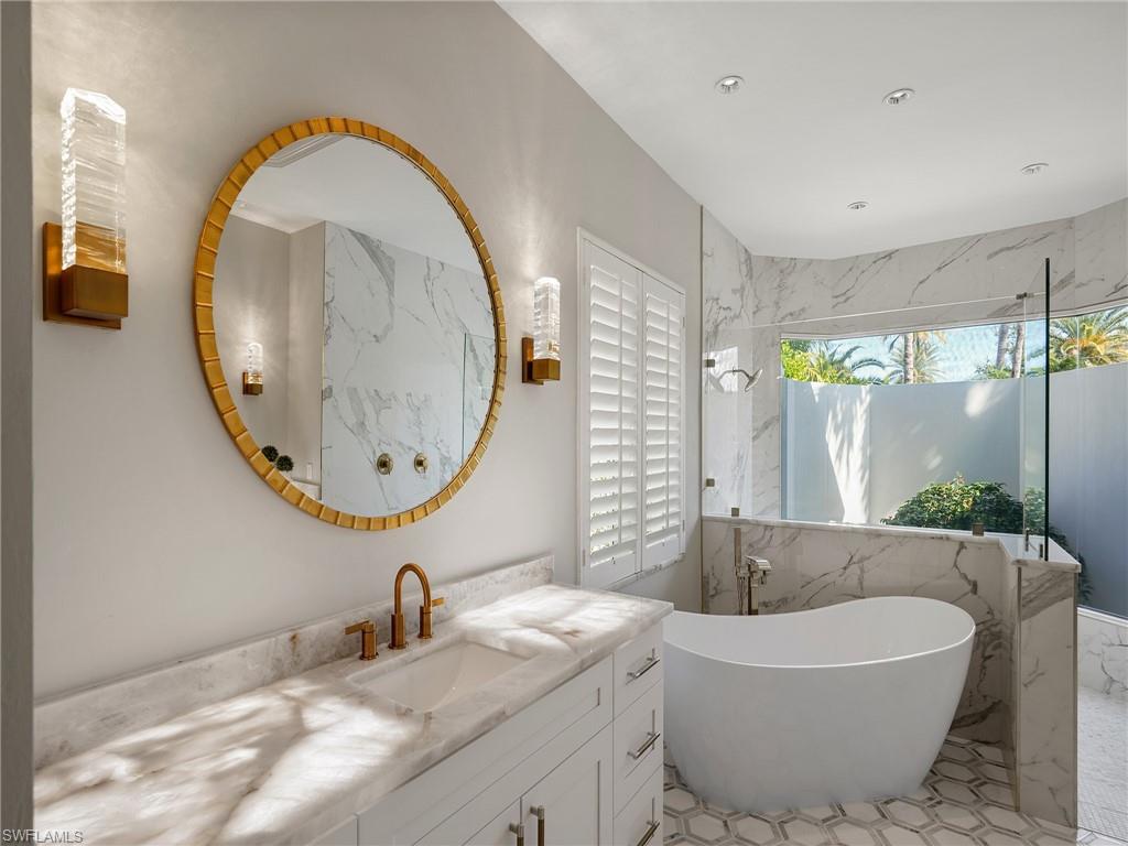 MOORINGS - Residential