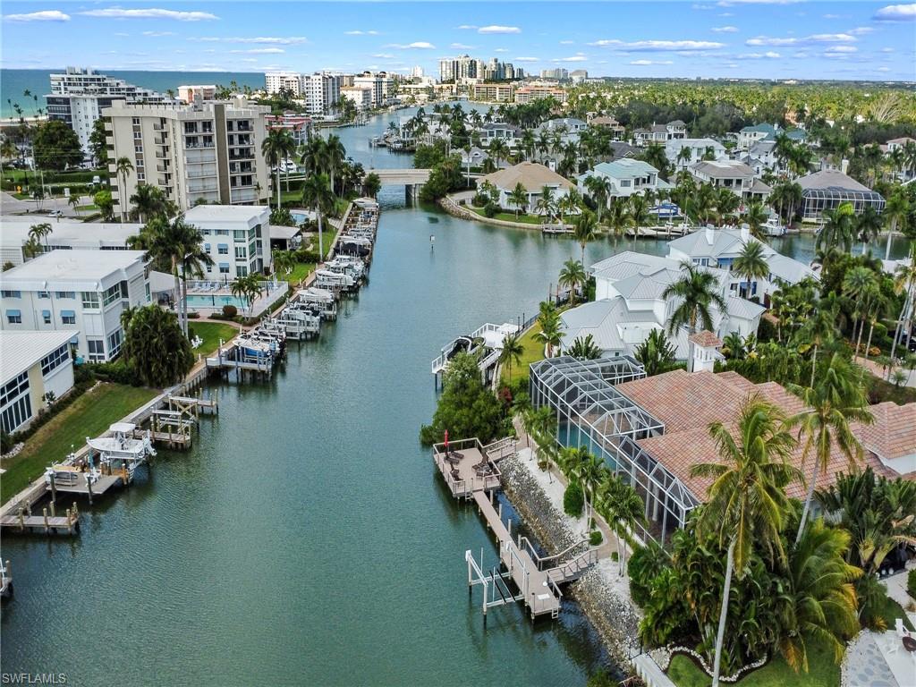 MOORINGS - Residential