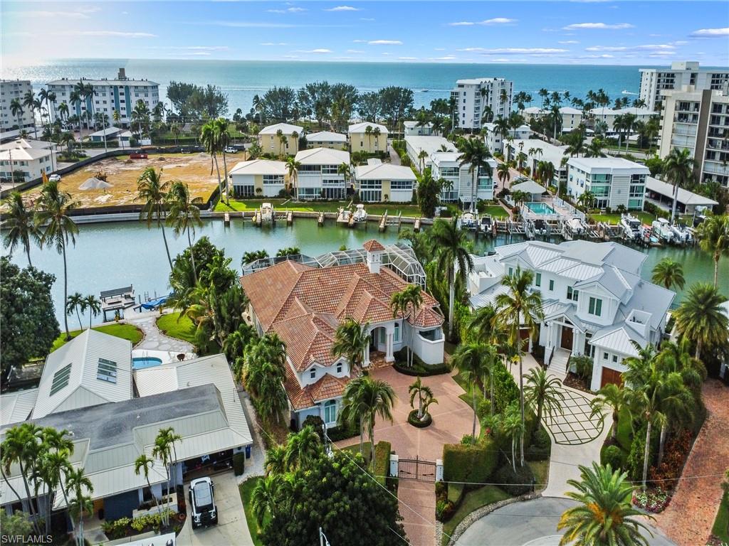 MOORINGS - Residential