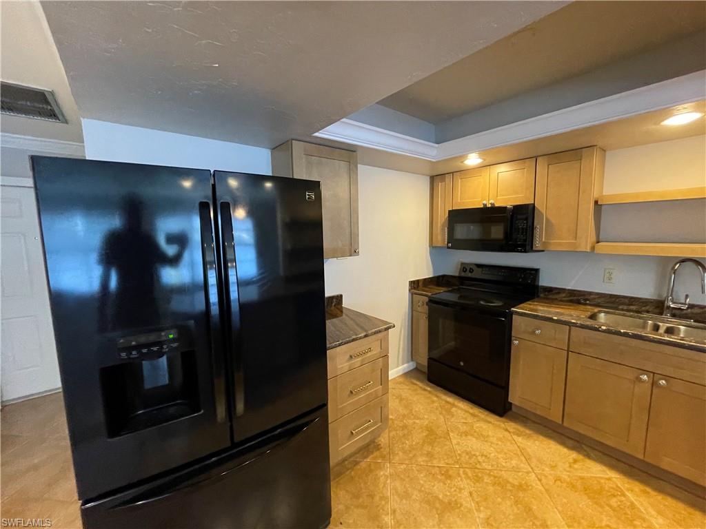 VIKING CONDO - Residential Lease