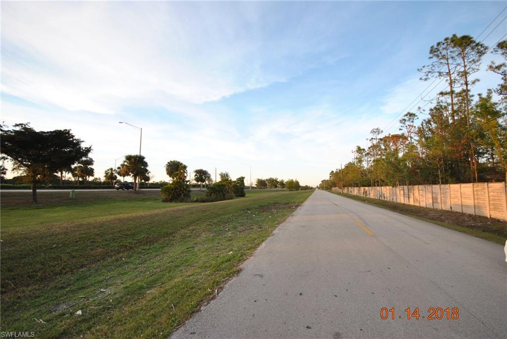 LIVINGSTON WOODS - Land