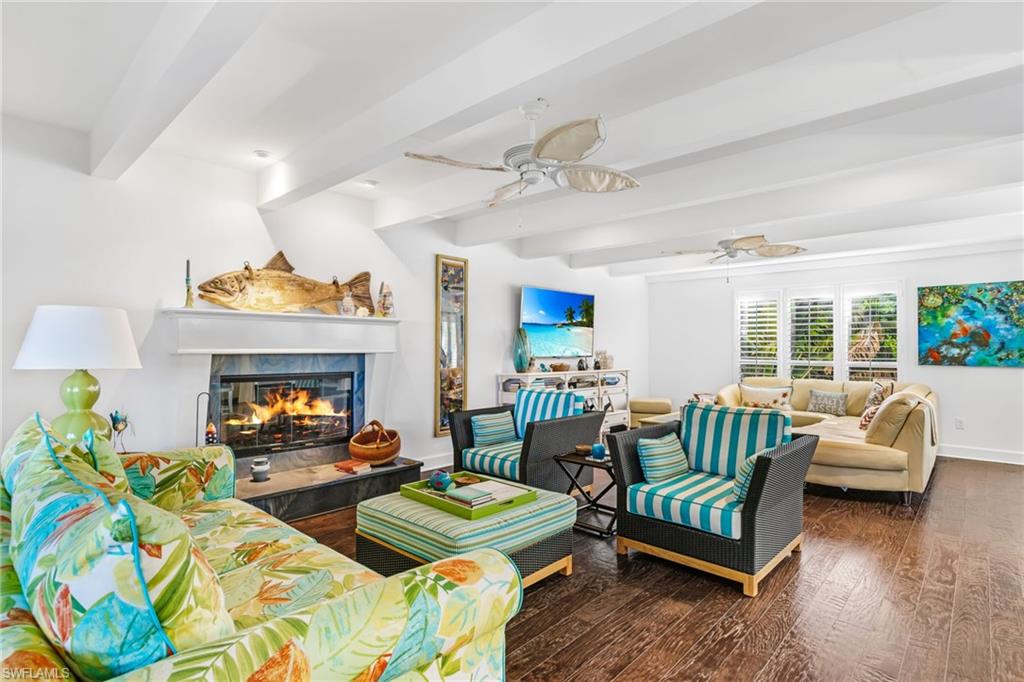 SUNSET CAPTIVA - Residential