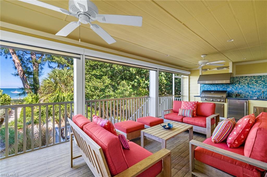 SUNSET CAPTIVA - Residential