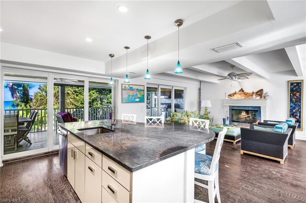 SUNSET CAPTIVA - Residential