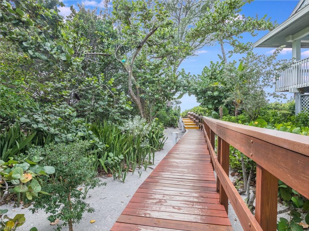 SUNSET CAPTIVA - Residential