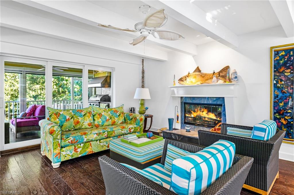 SUNSET CAPTIVA - Residential