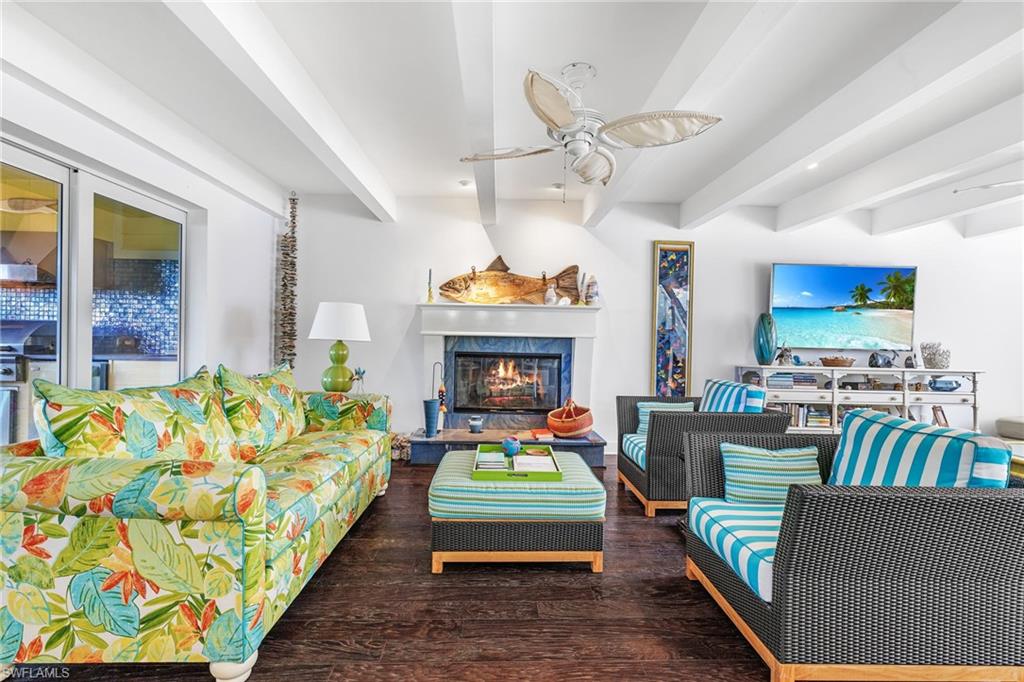 SUNSET CAPTIVA - Residential