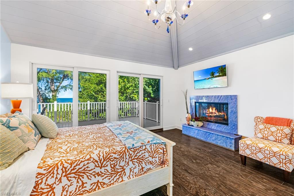 SUNSET CAPTIVA - Residential