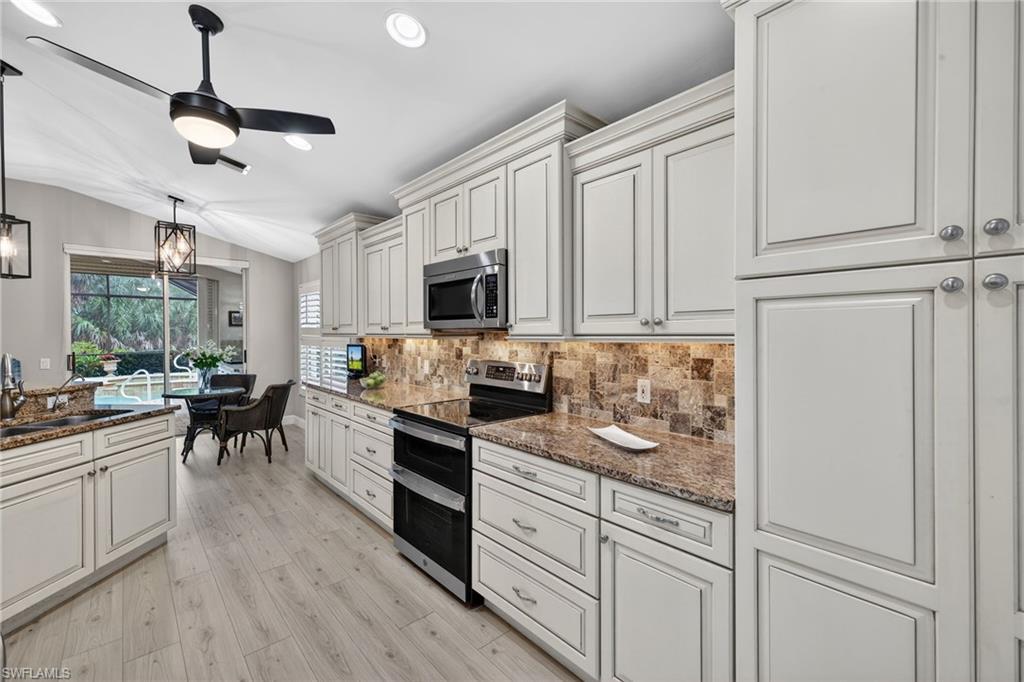 WHISPER CREEK - Residential