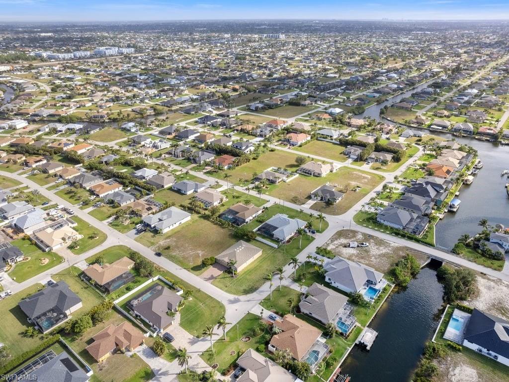CAPE CORAL - Residential