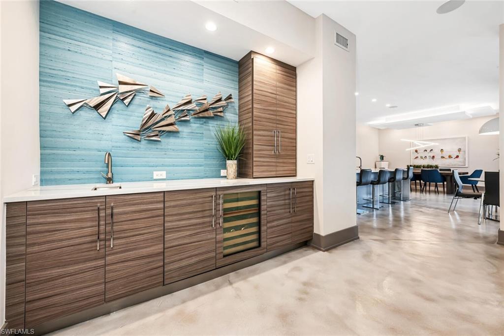 ROYAL HARBOR - Residential