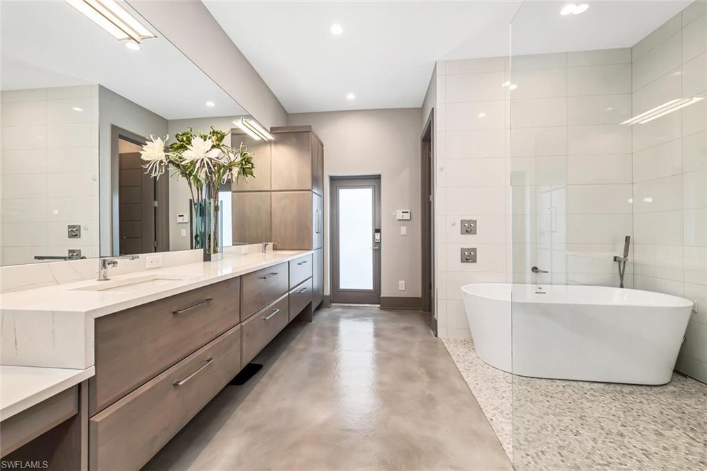 ROYAL HARBOR - Residential