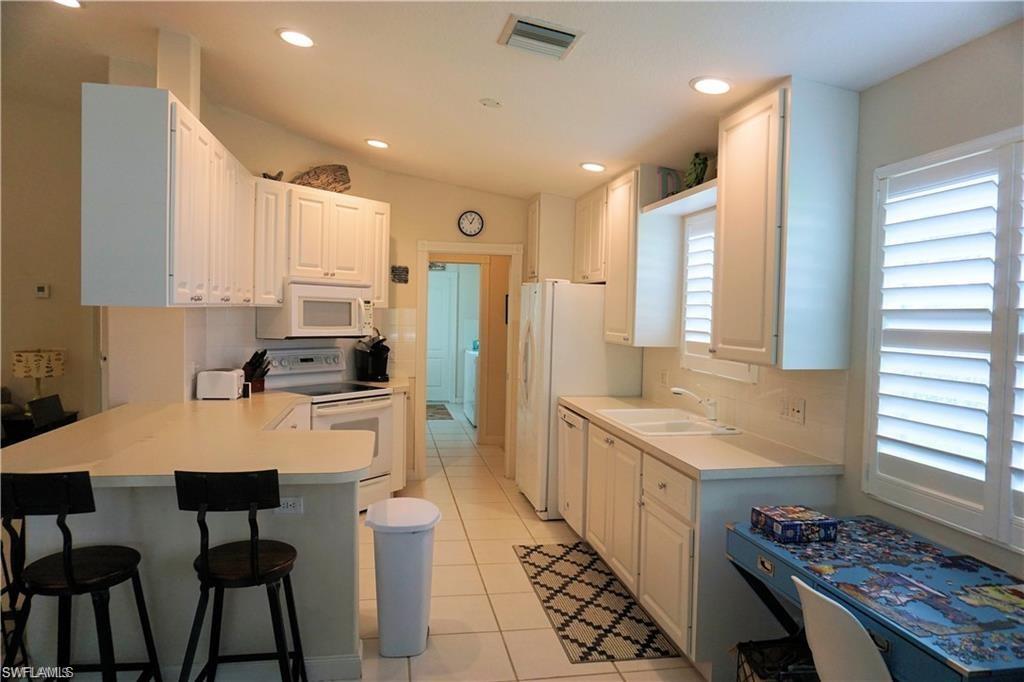 ISLAND WALK - Residential Lease