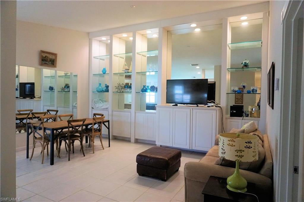 ISLAND WALK - Residential Lease