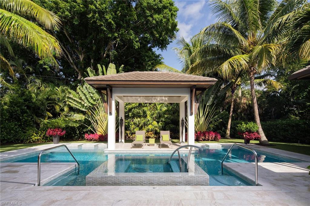 MOORINGS - Residential