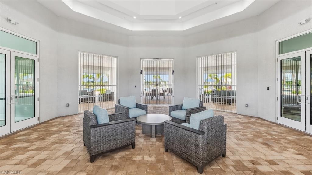 CORAL BAY - Residential