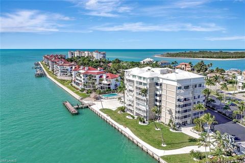 Photo of 60 Pelican ST W #401, NAPLES, FL 34113 (MLS # 225084408)