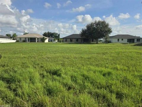 216 NW 10th TER CAPE CORAL FL 33993