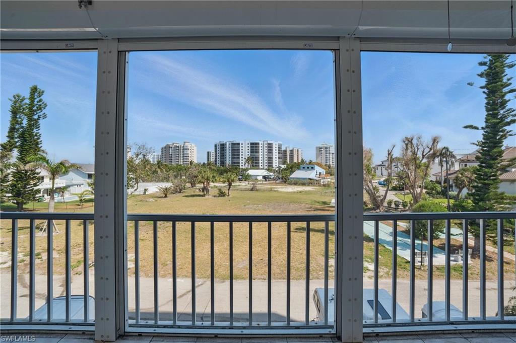 MARINA TOWERS & YACHT CLUB - Residential