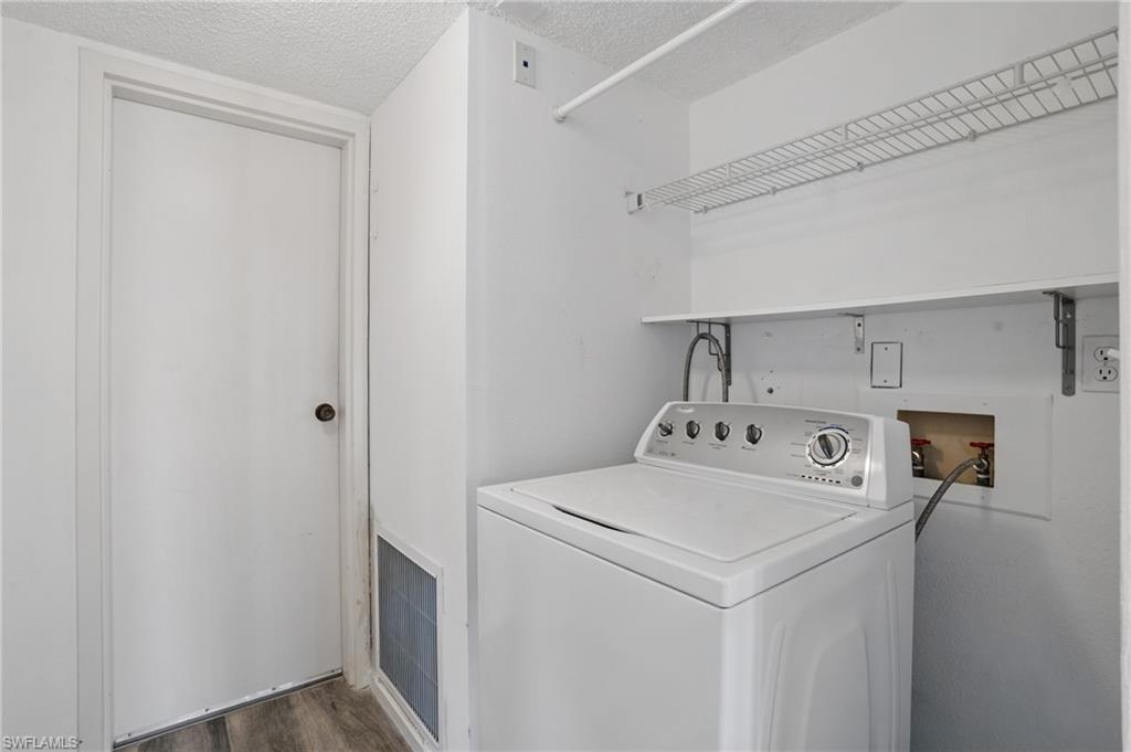 MARINA TOWERS & YACHT CLUB - Residential