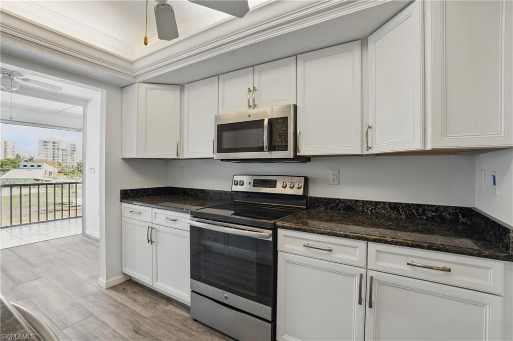 MARINA TOWERS & YACHT CLUB - Residential