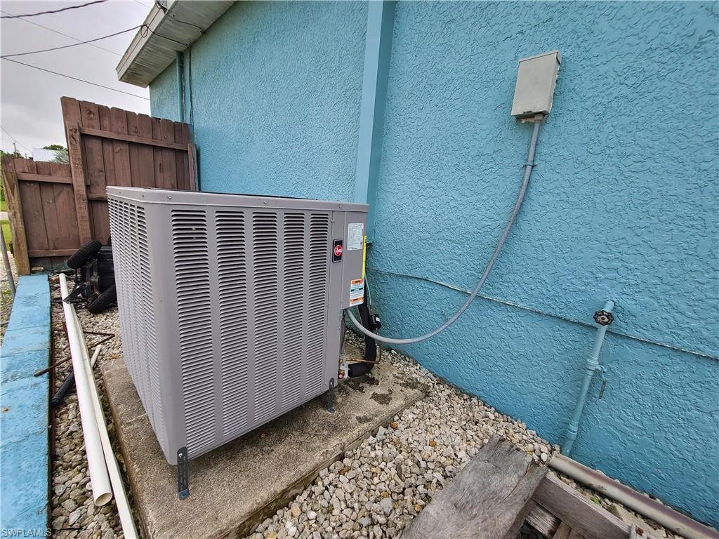 LEHIGH ACRES - Residential