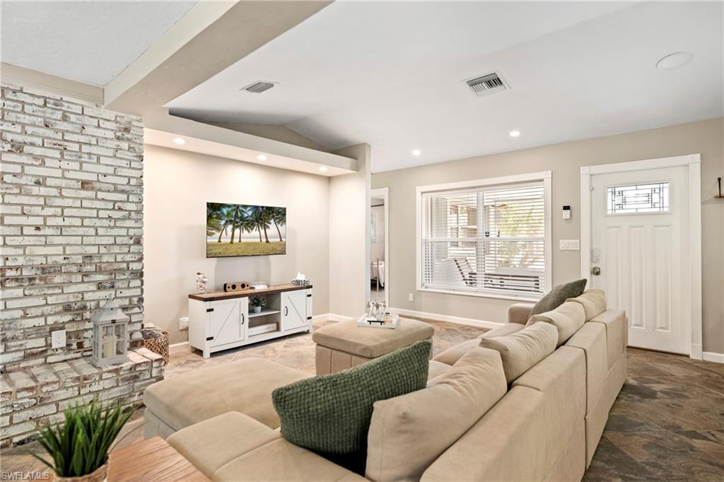 YACHT CLUB - Residential