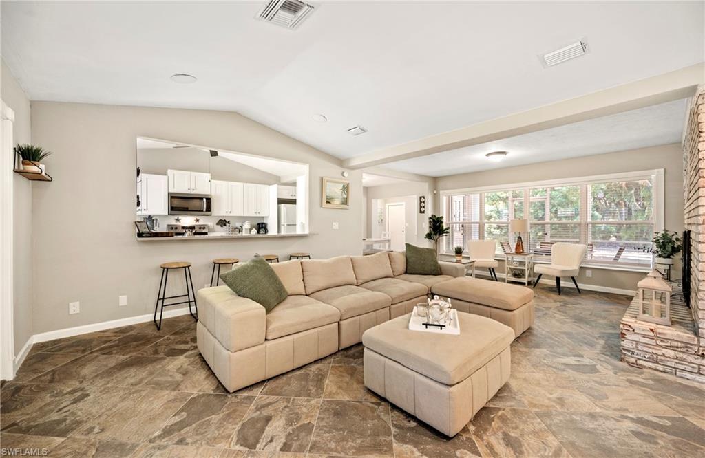 YACHT CLUB - Residential